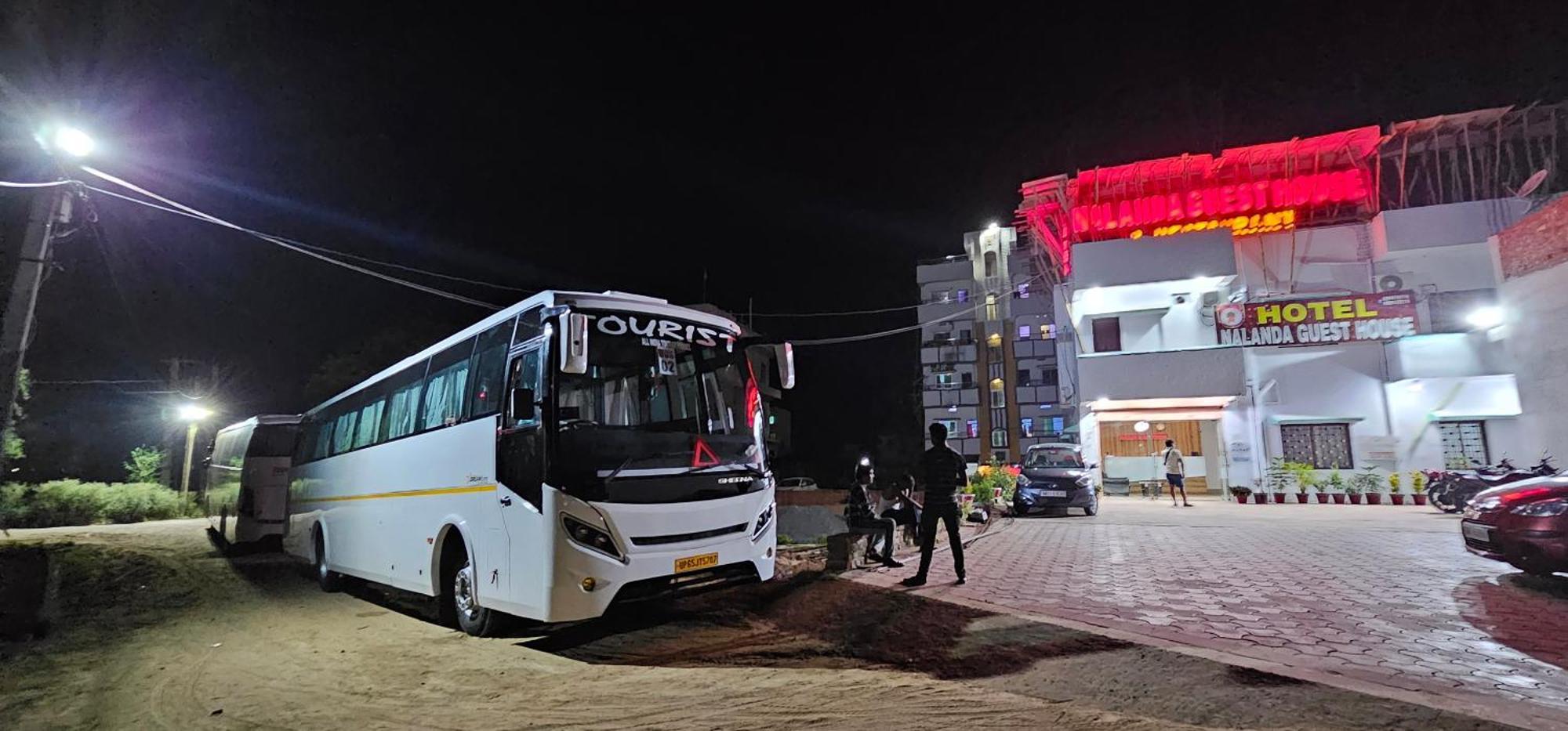 Hotel Nalanda Guest House 외부 사진